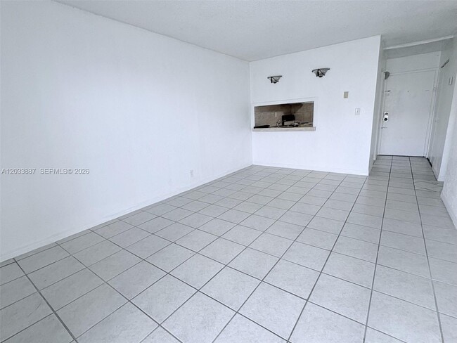 Photo - 4550 NW 9th St Unidad 717E