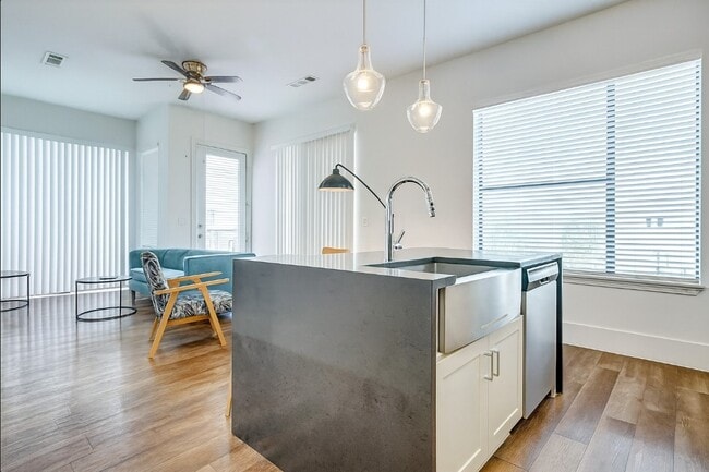 Photo - 1508 Blodgett St Unit 309