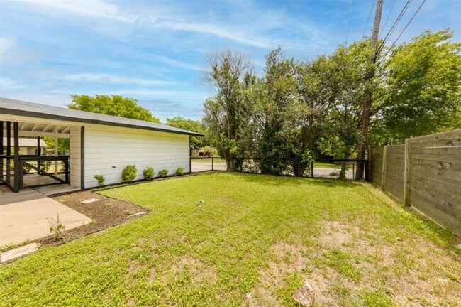 Photo - 1423 Braes Ridge Dr