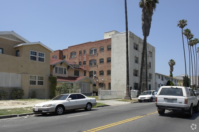 Building Photo - 147 S Normandie Ave Rental