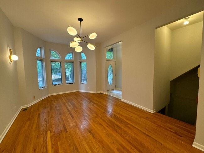 Photo - 923 W Fletcher St