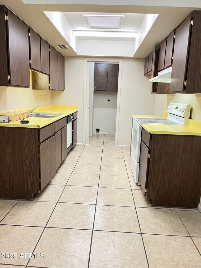 Photo - 6010 W Augusta Ave