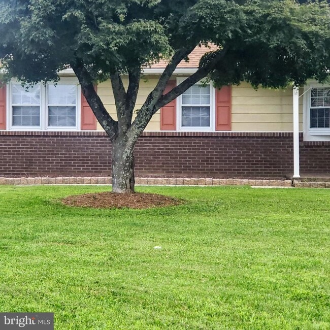 2024 Beverly Dr