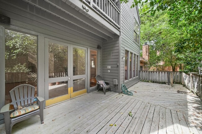 Photo - 130 Sugar Berry Cir