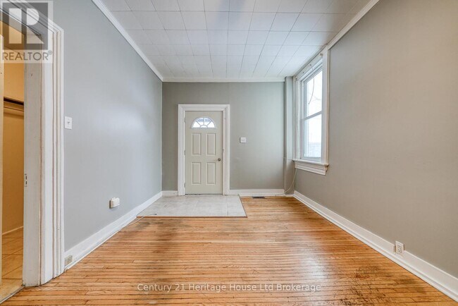 Photo - 100 Cherry St