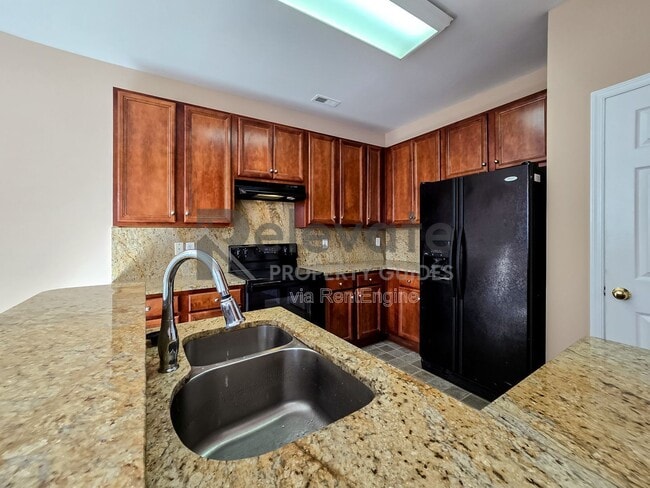 Photo - 805 Parkland Pl