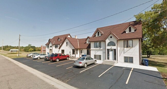 Building Photo - 322 Old Hwy 52 Unit 5 Bedroom House