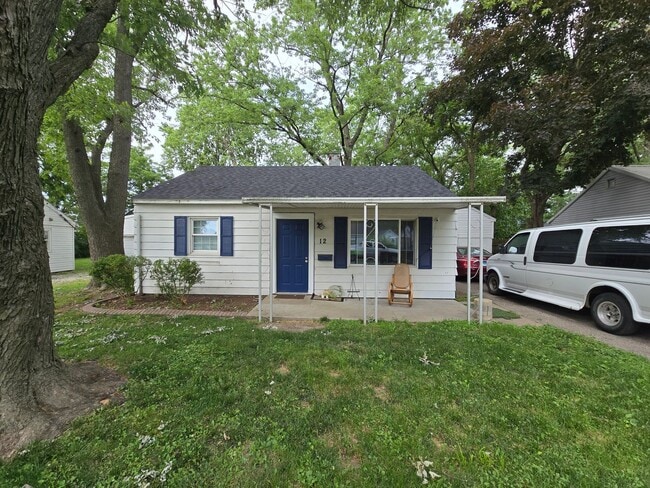 Centrally Located 2-Bed Home with Garage &... - Centrally Located 2-Bed Home with Garage &...