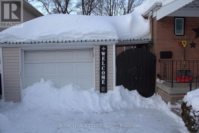 Photo - 208 Oakridge Dr