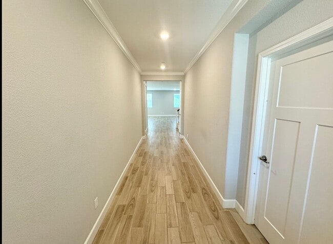 Photo - Beautiful home in Springlake!!