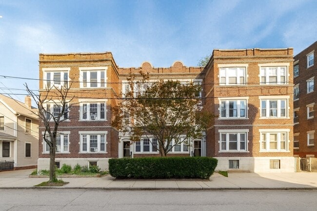 Building Photo - 32 Reedsdale St Unit 2