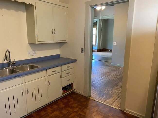 Photo - In the Heart of Dinkytown - Amazing 6 bedr...