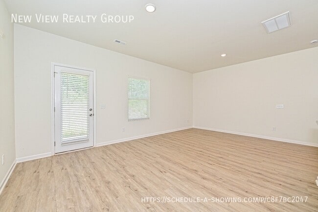 Photo - 1725 E Cloaninger Ave