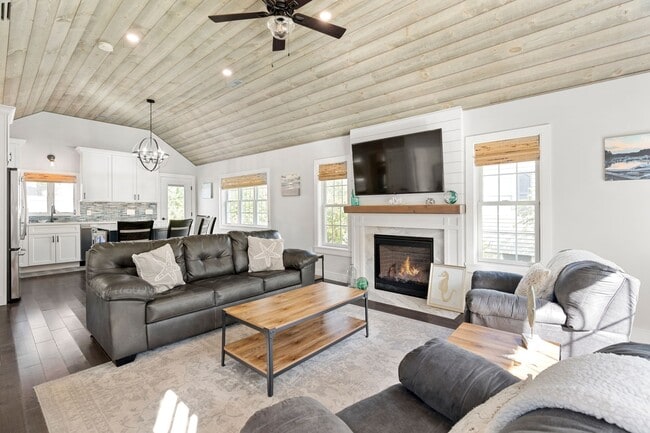 Photo - 10 Willow Ln