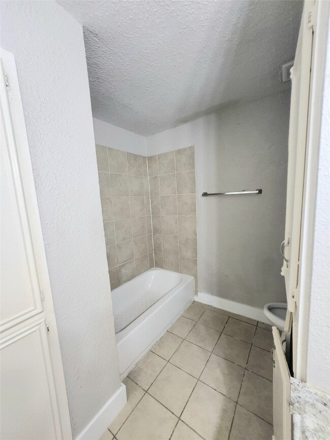 Building Photo - 9110 Kentshire Dr