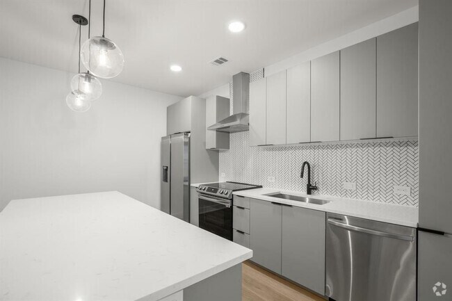 Building Photo - 2500 Longview St Unit 420 Rental