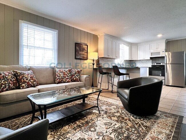 Photo - 830 Delmonte Dr NW Unit 830 Delmonte Listing - A