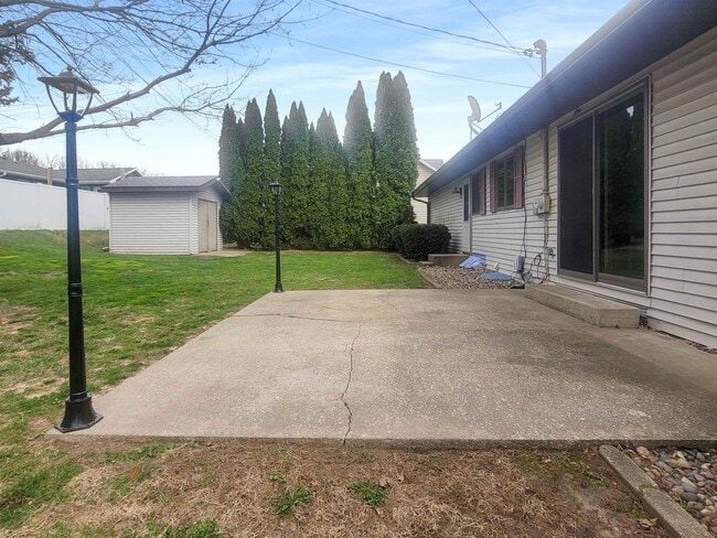 Photo - 445 Peach St