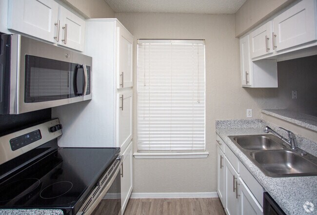 Bedford Oaks Apartments kitchen area - Bedford Oaks Rental