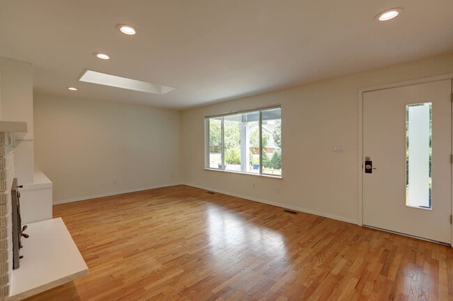 2327 248th Ave SE