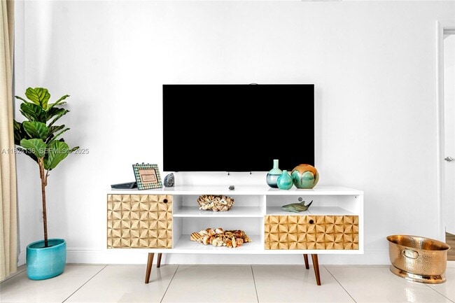 Photo - 1750 N Bayshore Dr Unit 2005