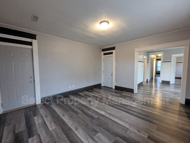 Photo - 345 W Williams St