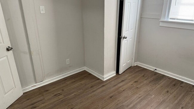 Photo - 3201 Perth St