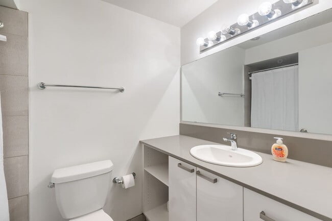Photo - 254 E 12th Ave Unité SI ID1051851P