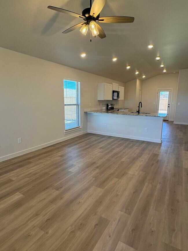 Photo - 2129 Langford Ave