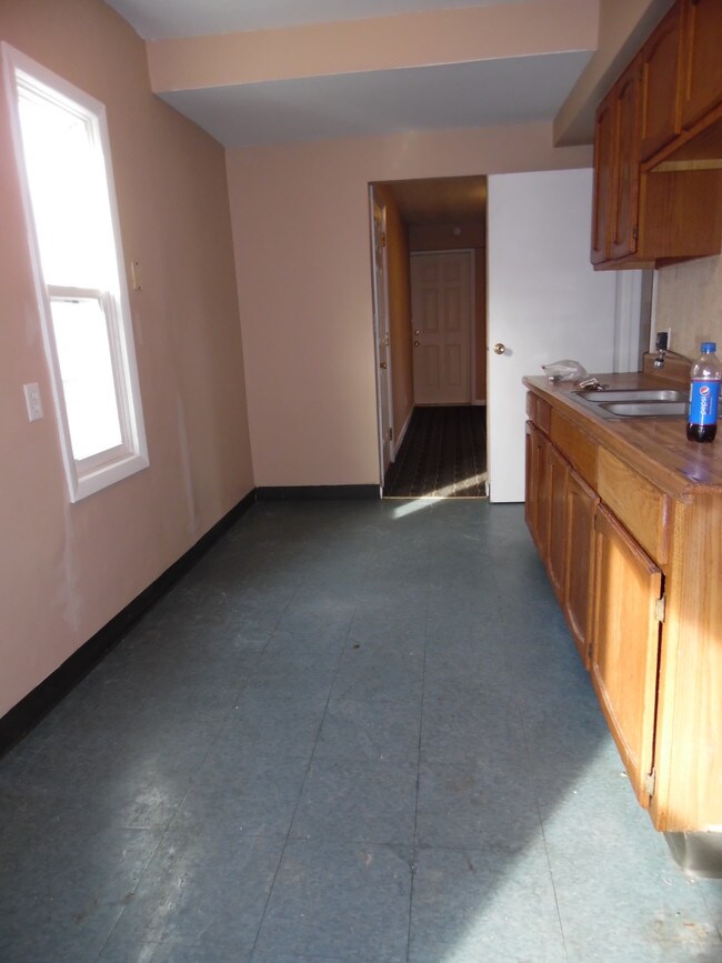 Kitchen - 2024 Lay St