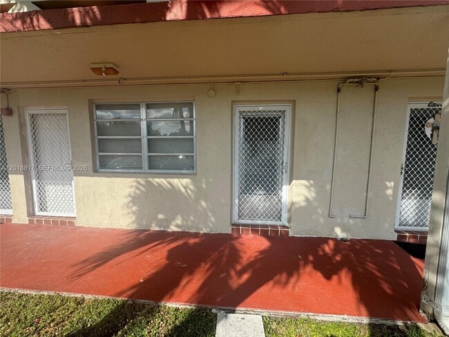 Photo - 20320 NE 2nd Ave Unit 12