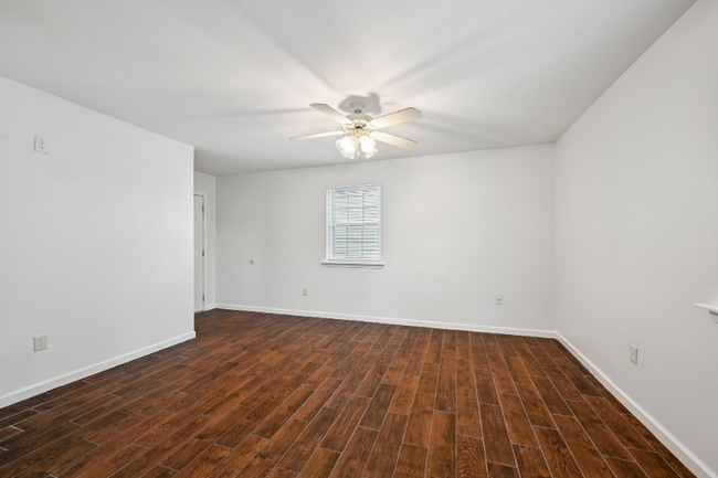 Photo - 713 Heavens Dr