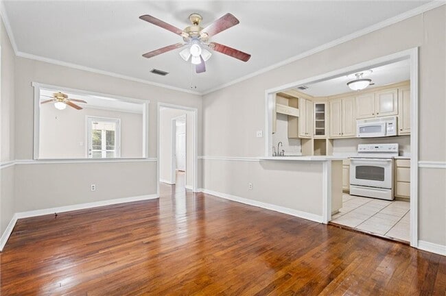 Photo - 315 Azalea Cir W
