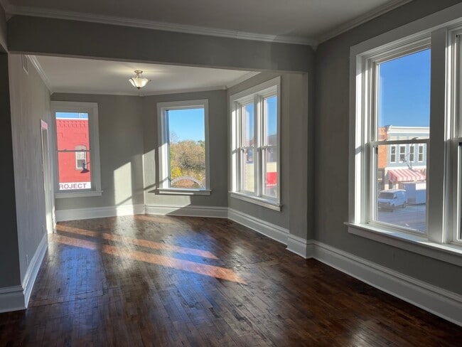 Building Photo - 201 N Main St Unit 2 Rental