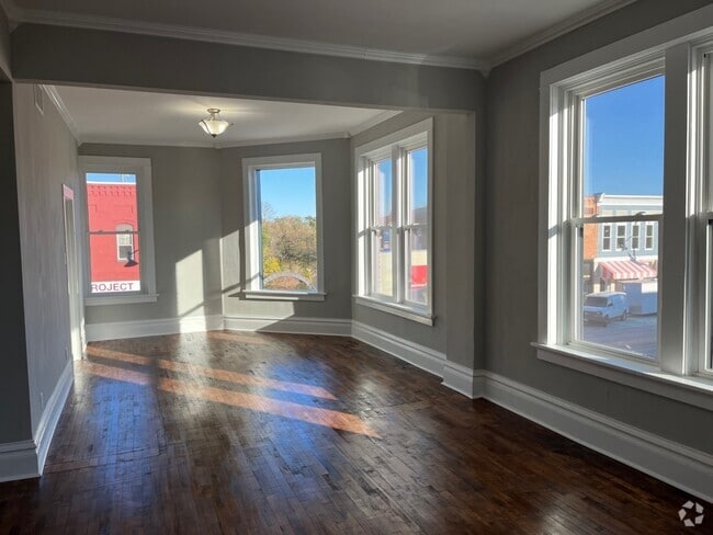 Building Photo - 201 N Main St Rental