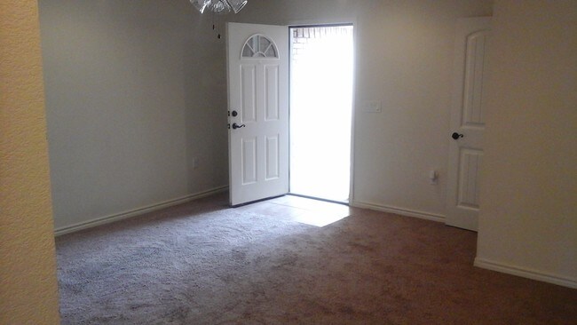 Photo - 120 Limestone Unit A