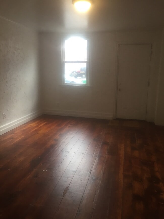 Photo - 3 Bedroom House in Downtown York