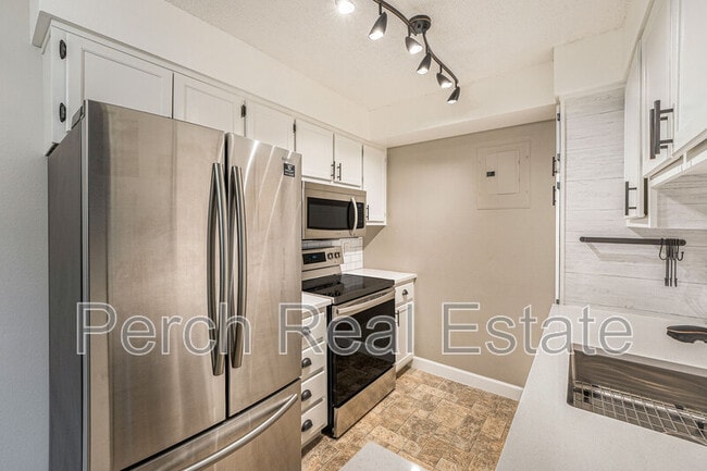 Photo - 7040 W 20th Ave Unidad 208 Rental