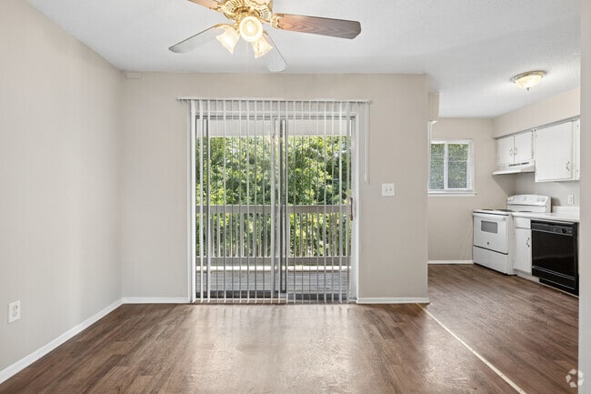 2BR, 2BA - 1,184SF - Dining Room - Hartwell Pointe