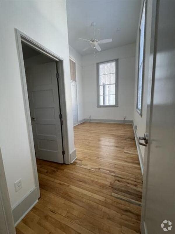 Building Photo - 315 W 38th St Rental