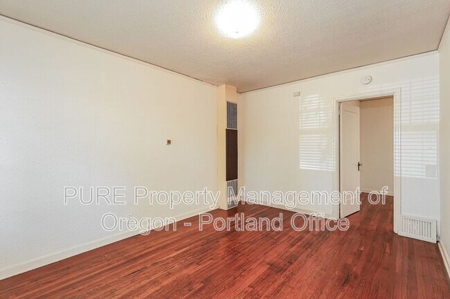 Photo - 715 NE 20th Ave Unit Apt 01