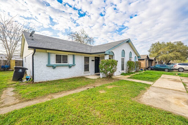 Photo - 8124 Beech Cove Ln