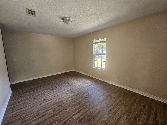 "Charming 3-Bed, 2-Bath Retreat Awaits!"