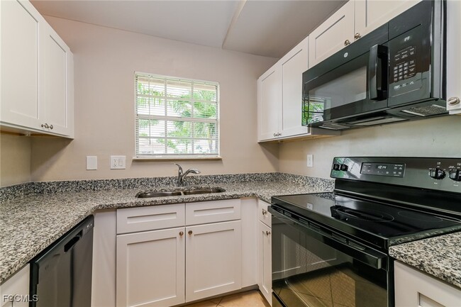 Photo - 818 SW 31st St