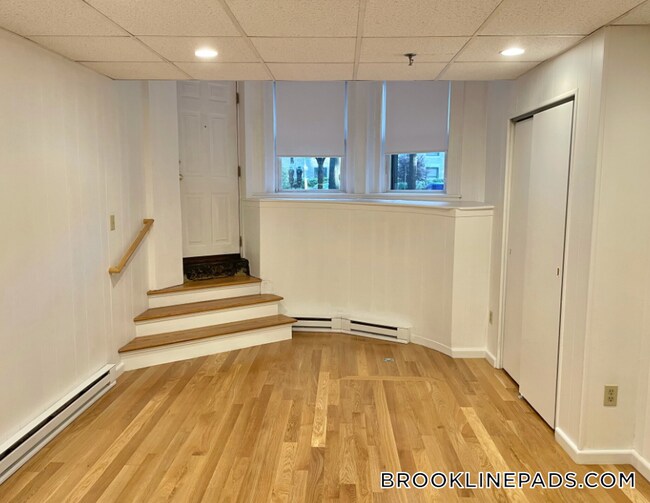 1077 Beacon St Unit A