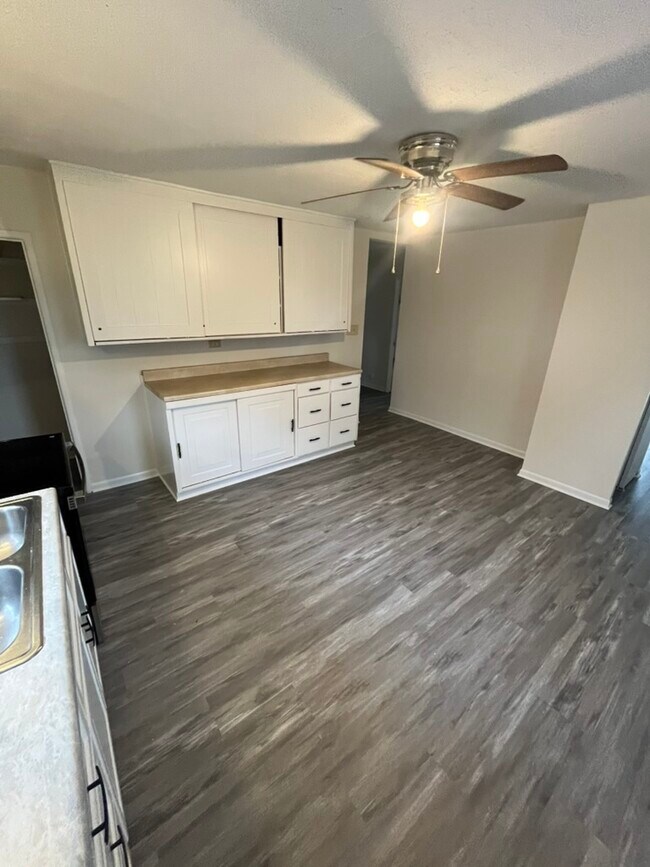 Photo - 602 E Maple St