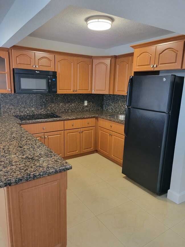 Photo - 13900 Lake Placid Ct Unit A27
