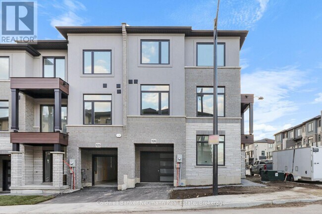Photo - 155 Equestrian Way