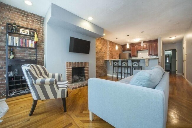 237 W Newton St