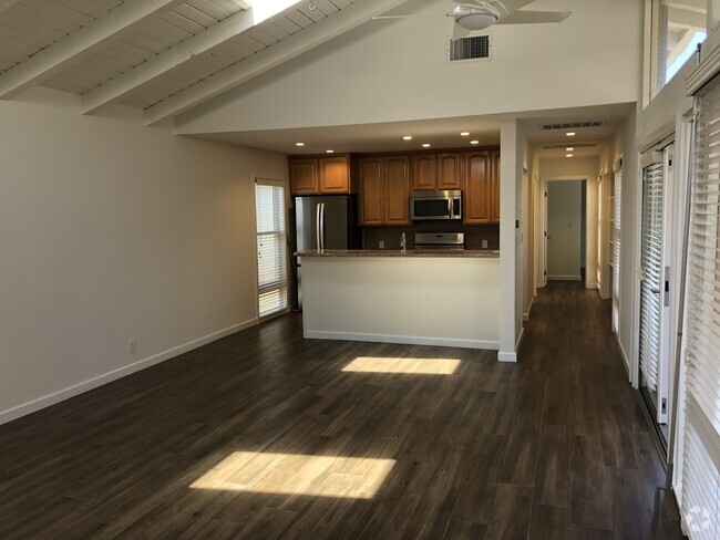 Building Photo - 518 Dahlia Ave Unit 518.5 Back Rental